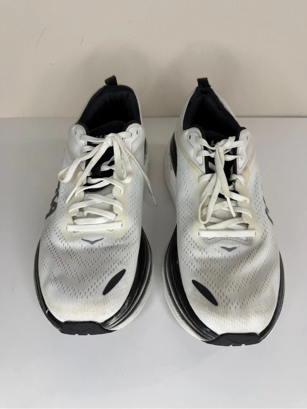 Hoka One One Bondi 8 1123202-WBLC Men's 10D Running Shoes White Black Sneakers